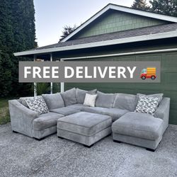 Large Stanton Couch 🛋️ FREE DELIVERY 🚚 