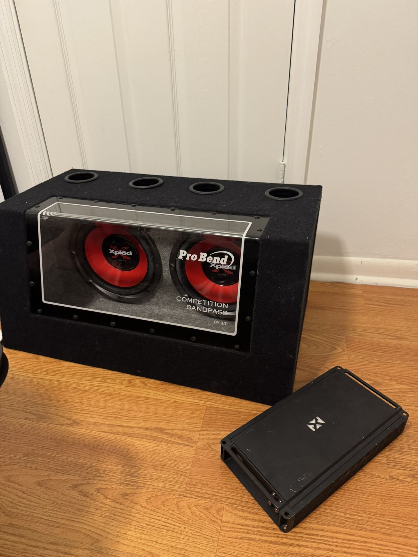 Sony Xplod Dual 10” Subwoofer +Enclosure And Amplifier BUNDLE