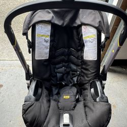 Doona Stroller With 2 Bases And Rain Cover 
