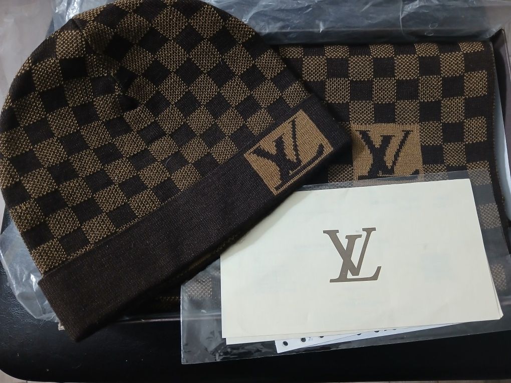 LV Hat And Scarf