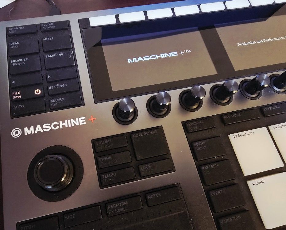 Maschine Plus