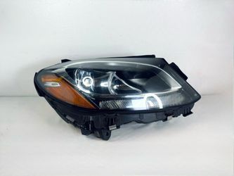 2015 - 2018 MERCEDES BENZ C- CLASS // C300 RH PASSENGER SIDE HEADLIGHT OEM