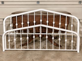 Queen Size White Metal Headboard and Footboard Set