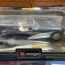 Burago 1957 Chevrolet Corvette 1:18 Scale Model