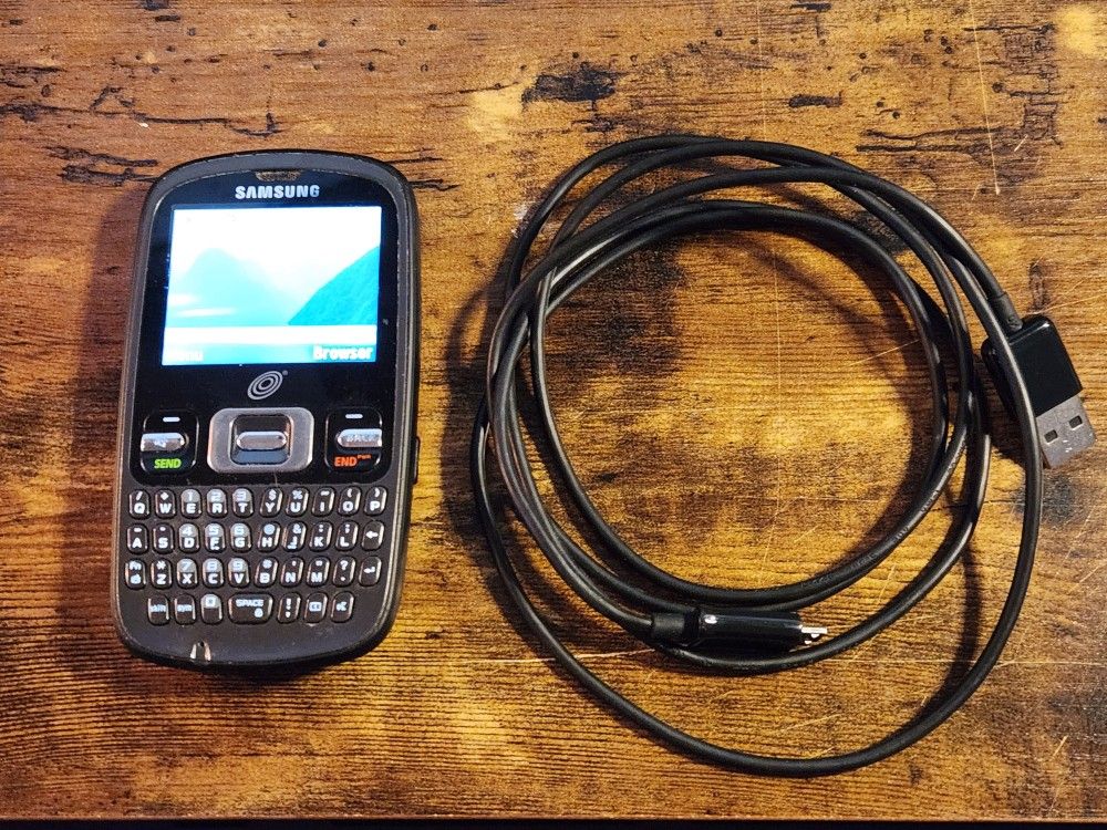 2003 Vintage Samsung Phone QWERTY Keyboard Model SCH-R3555C With Battery, Charging Cable - Powers Up