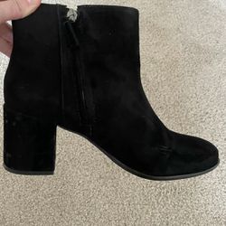 Pre-Owned Johnston Murphy Black Velvet Heel Booties Size 9 - Worn Only 3 Times
