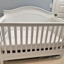 Davinci Convertible Crib 