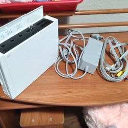 Nintendo Wii Whit Smash Bros Game no Controller But Everything Works
