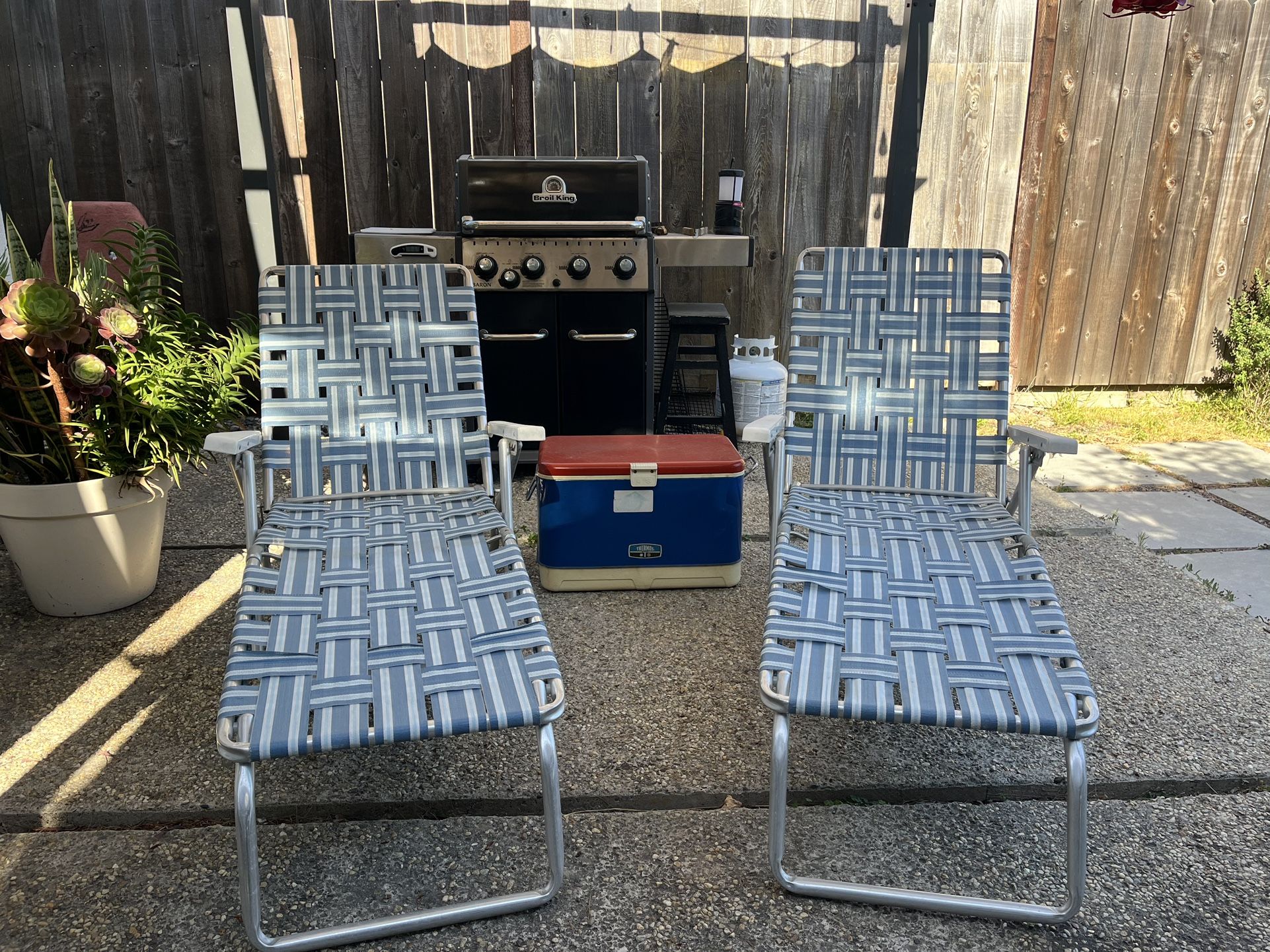 Vintage Folding Chaise Lounge Tri-fold Webbed Chairs