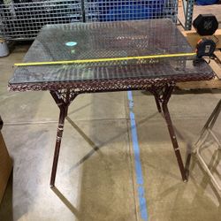 Table Wicker