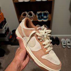 Nike Dunks Medium Curry