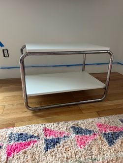 IKEA coffee table - like new