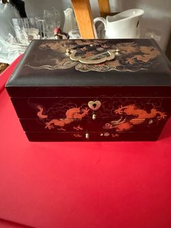 Black lacquer jewelry box