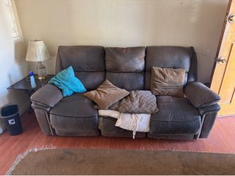 Free furnitures ( pickup in Rialto)