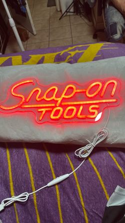 Snap on neon light
