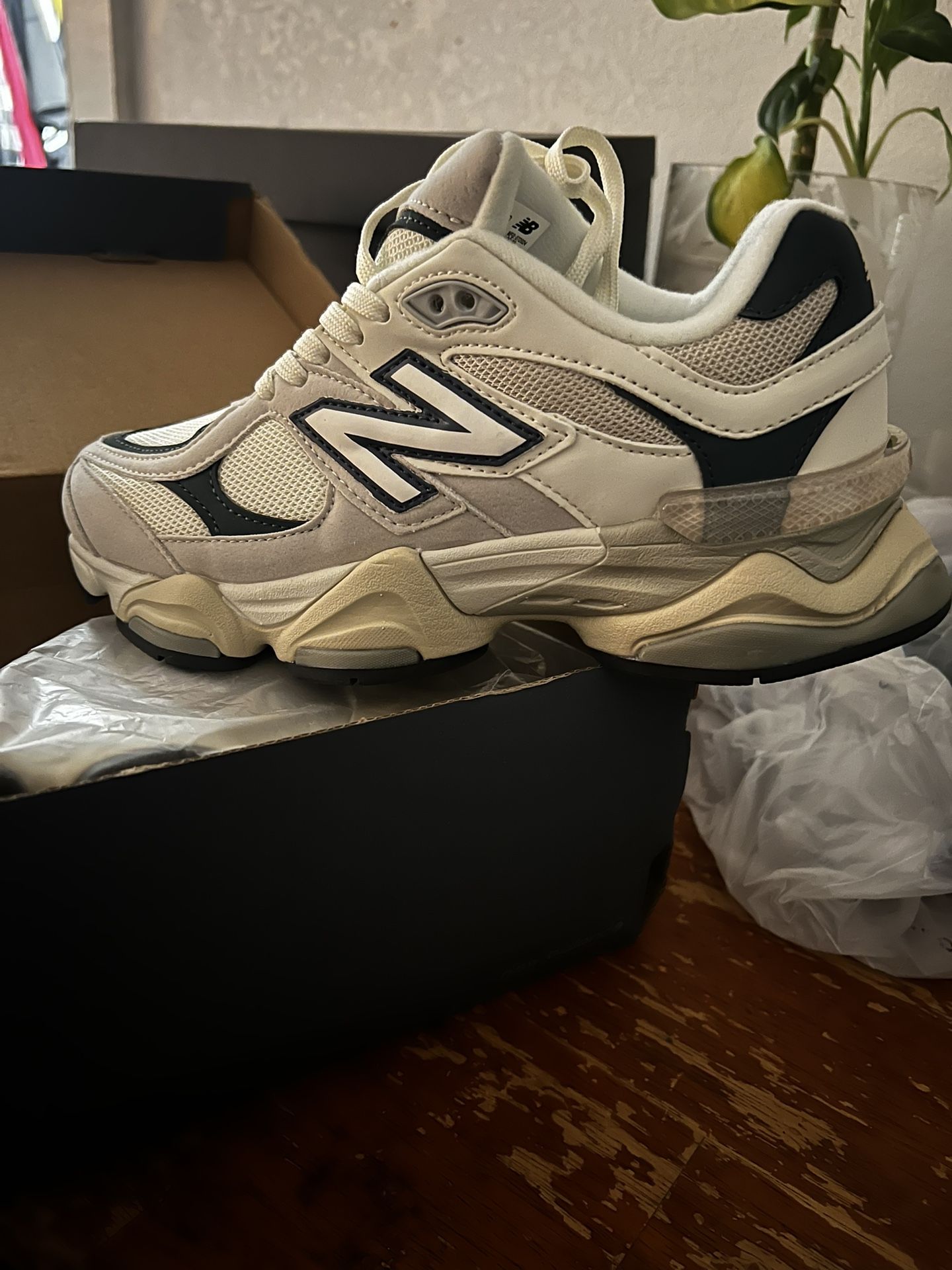 New! Women Sneakers!