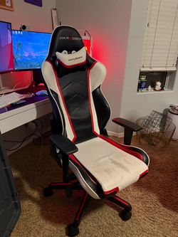 DXRACER gaming chair