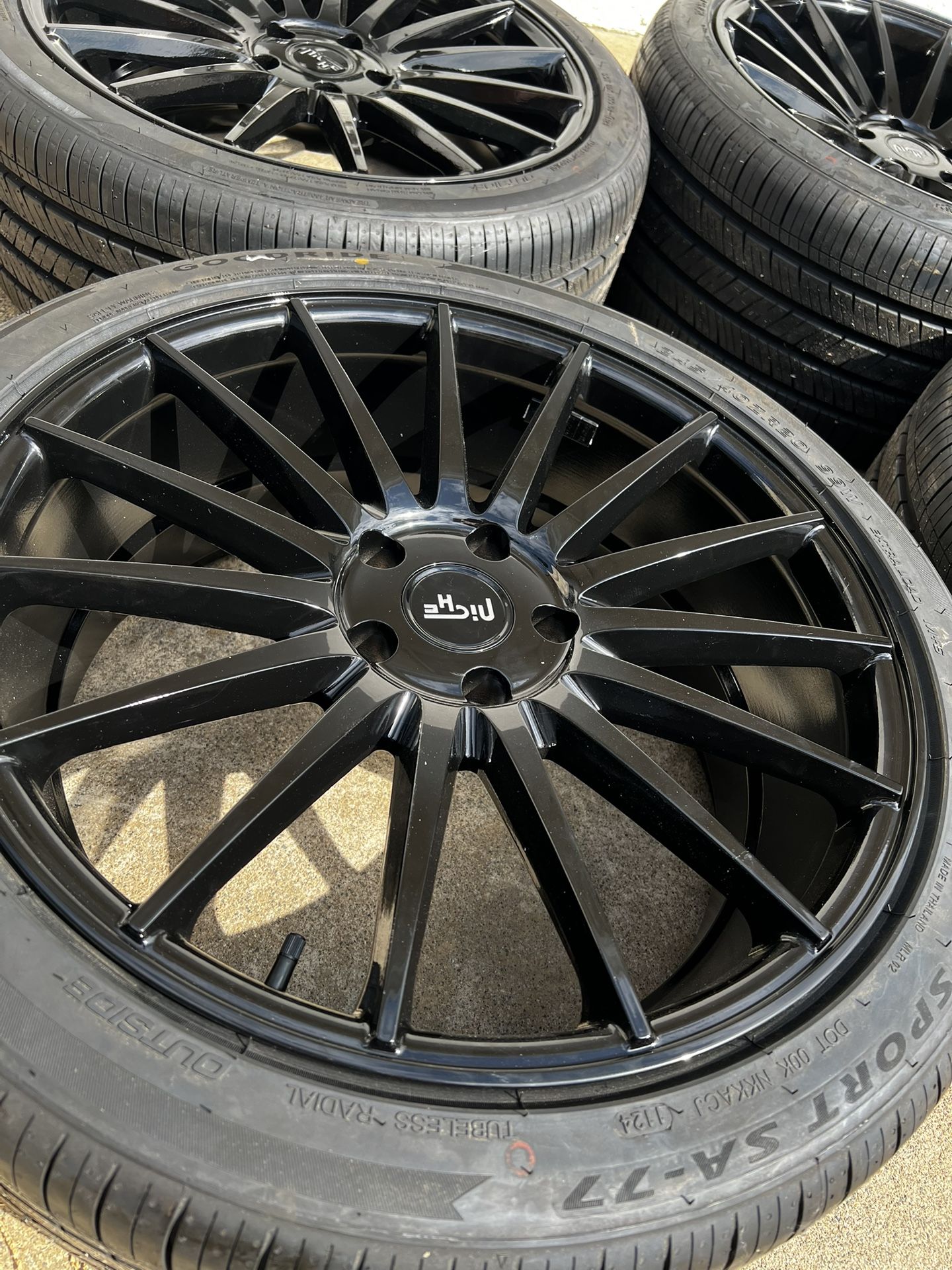 20' BRAND NEW UNUSED RIMS & TIRES