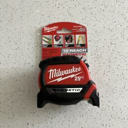 MILWAUKEE 25ft Magnetic Tape Measure 