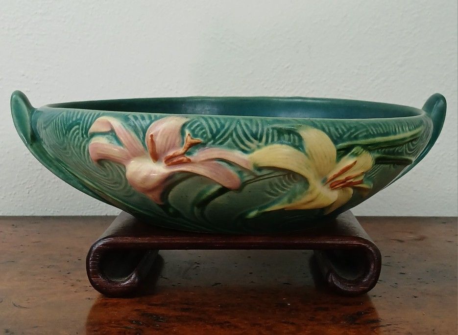 Vintage Roseville Zephyr Lily Evergreen Bowl