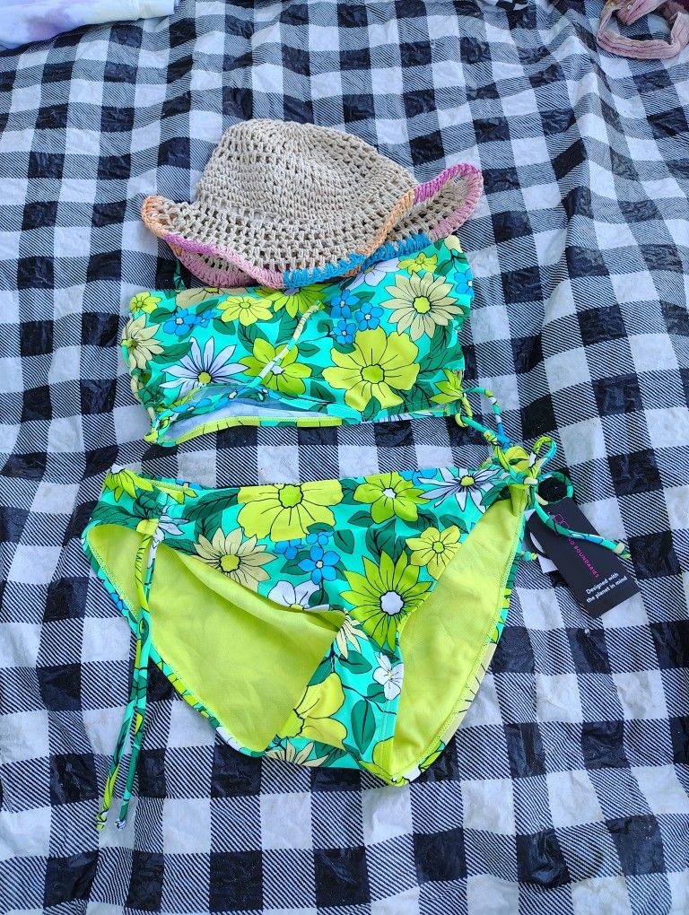 Three-piece Set Of Bathing Suit L 11-13