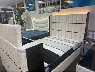 Amazing Deal🚨Beautiful White Bedroom Set With Fireplace and Tv Mount🚨 ON SALE $1999