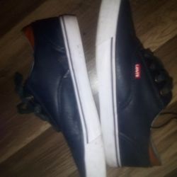 Men's 8.5 Levis Sneakers 