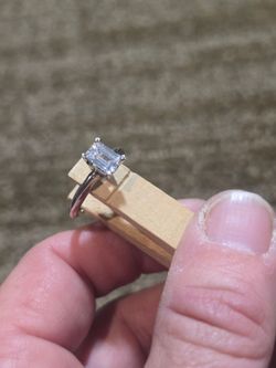 Elegant 14k White Gold Ring Emerald Cut