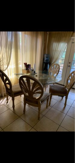Round 4 person dining table