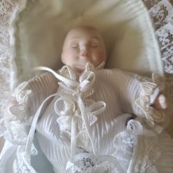 Mini.  Baby. Collector's Doll. Deltona 