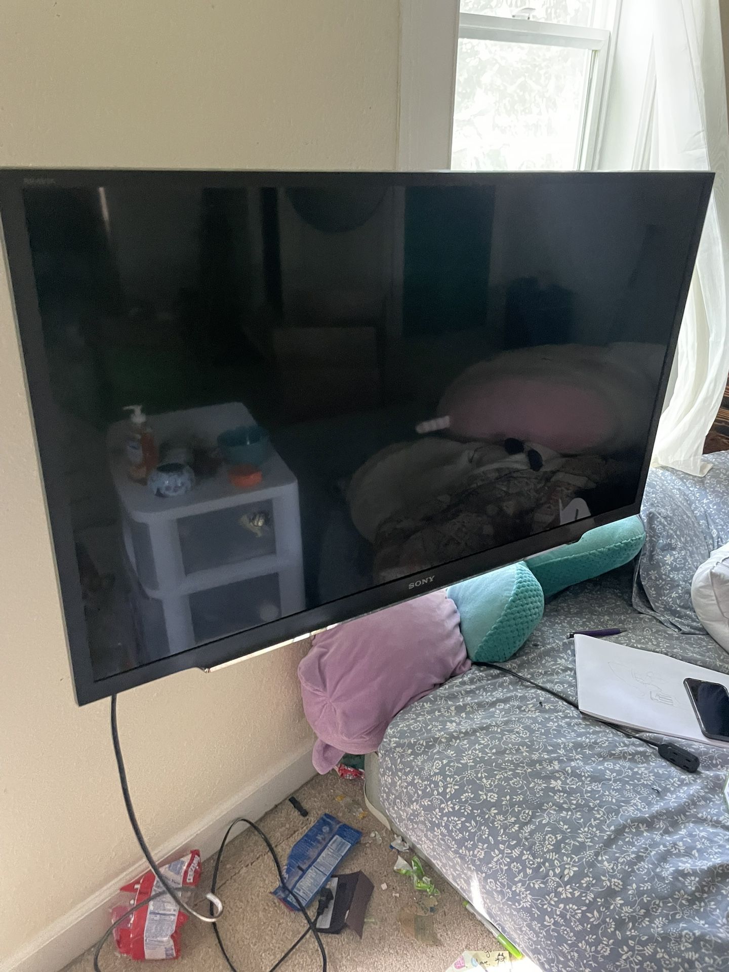 Wall mount TV