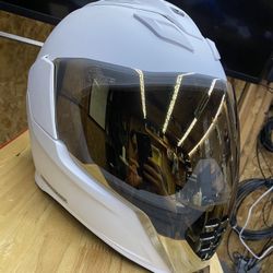 Icon Motorcycle Helmet, Airflight Peacekeeper 