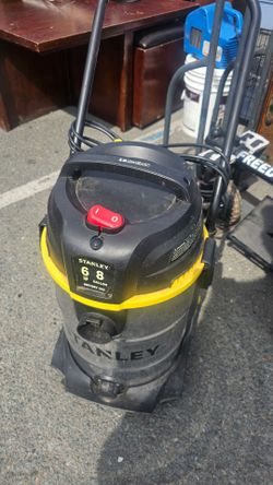 Stanley 8 Gallon 6 HP Wet/Dry Vac