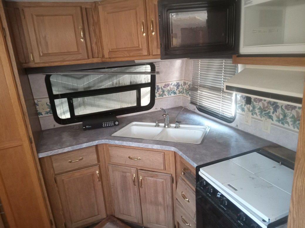 Savanna Travel Trailer 35foot for Sale in Tujunga, CA OfferUp