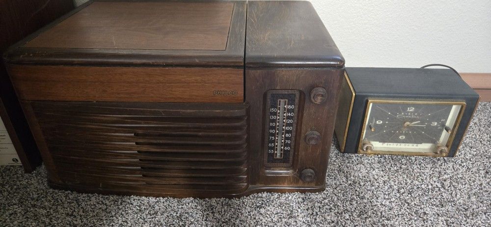 Philco Radio/turntable 