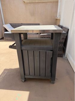 Outdoor grill cart