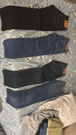 Levi Semi Nuevo’s Los 4 Por 80