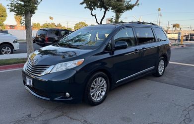 2012 Toyota Sienna XLE