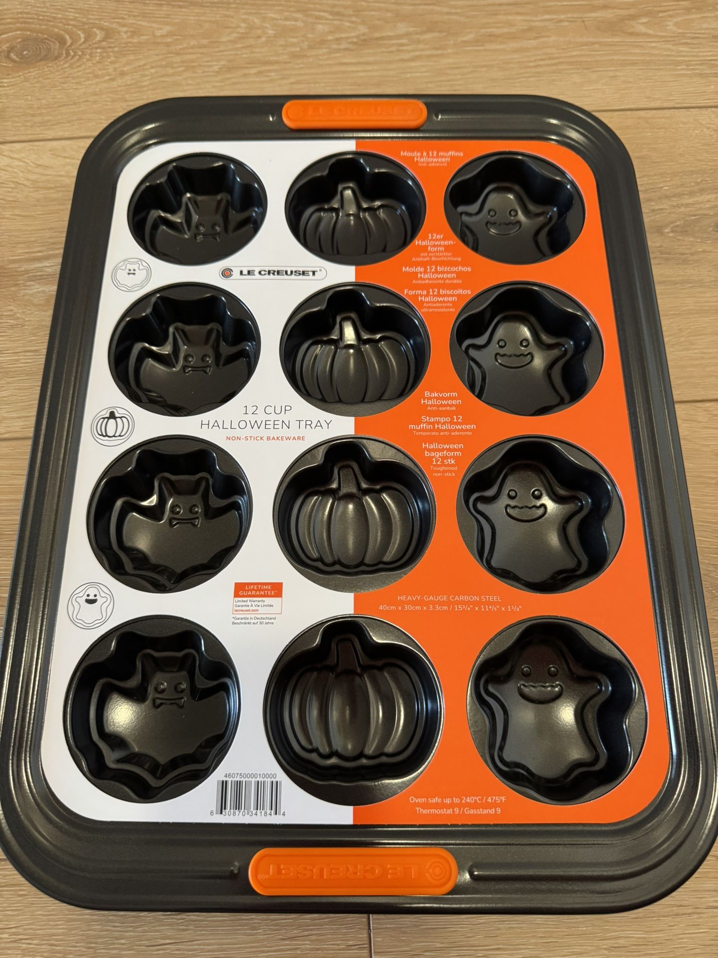 LeCreuset Halloween Cakelet Tin NWT