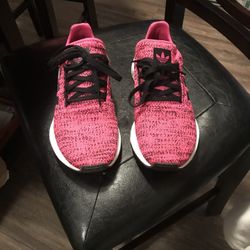 Brand New Adidas Size 6 In Youth