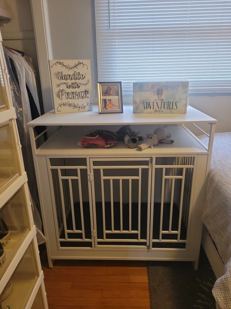 CUSTOM DOG CRATE