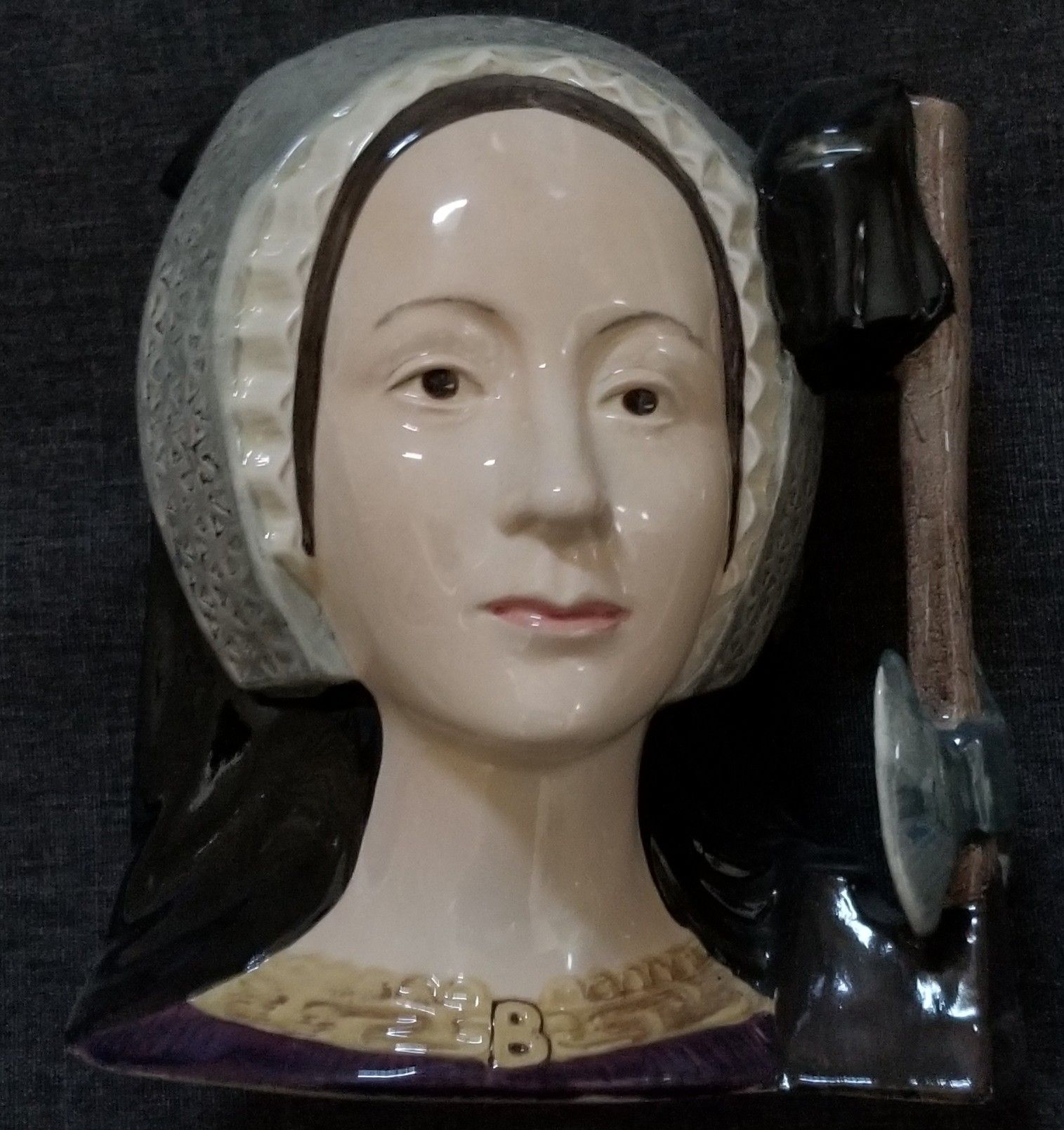 Anne Boleyn D6644 Royal Doulton