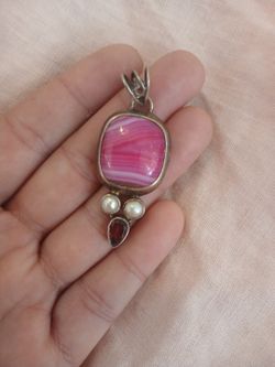 Pendant Bezeled Agate, 5mm Pearls 2,& 1pear Shaped Red Garnet In 925 Silver Pendant