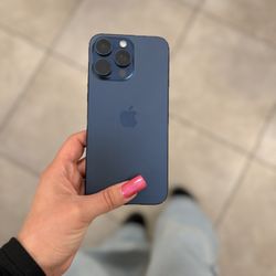 iPHONE 15 PRO MAX ATT/CRICKET 1TB