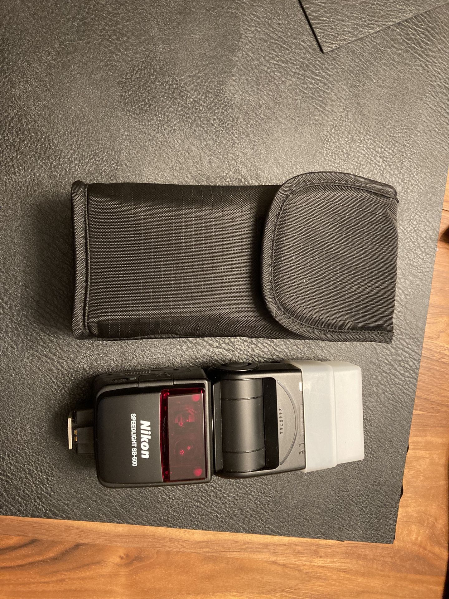 Nikon Speed light w case