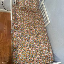 Toddler bed