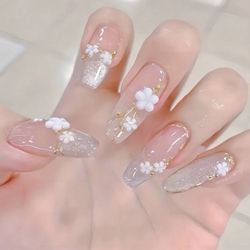 Nails 