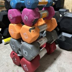 set of 2,5,8,10,12lb neoprene dumbbells SEE PICTURE
