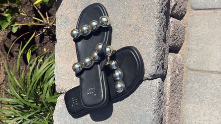 Women’s sandals