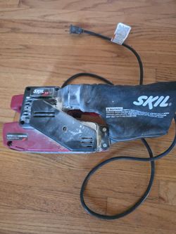 SKIL Belt Sander with Dust Bag